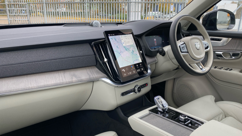 Volvo XC90 2.0 T8 PHEV Ultra Dark 5dr AWD Geartronic Estate